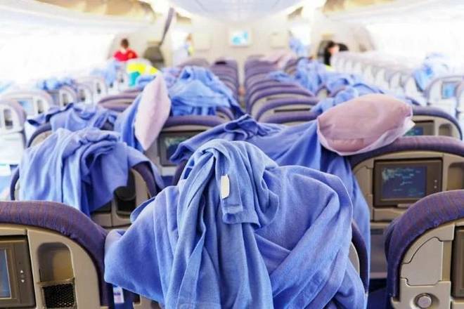 Одеяла и подушки в самолете