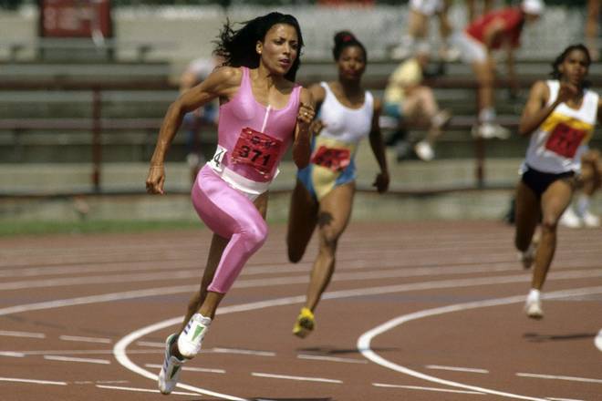 Флоренс Гриффит-Джойнер: бег на 100 метров среди женщин