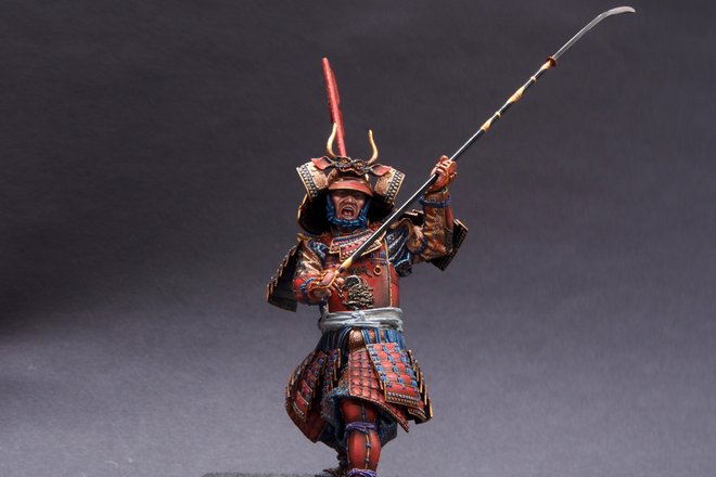 самурай с нагинатой
