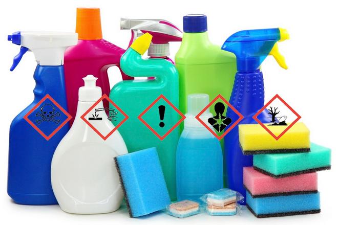 ваш шкаф, полный чистящих средств, почти наверняка содержит едкие химические вещества
