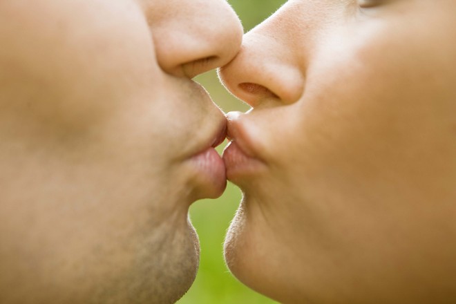 наши губы становятся чрезвычайно полезным инструментом для поцелуев