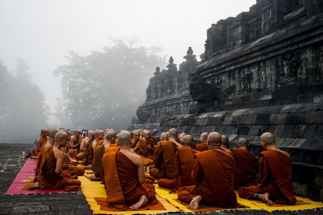 Быть монахом - это высший акт почтения в буддизме