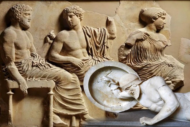 Почему древние греки называли себя "эллинами"?
